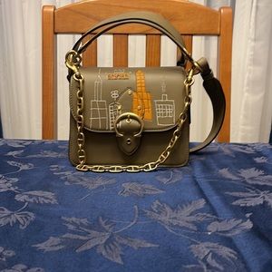 NWOT Coach x Basquait beat 18